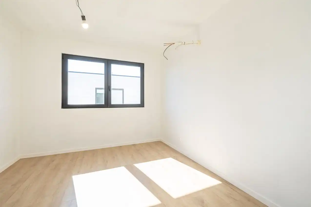 Instapklare nieuwbouwwoning met 3 slk foto 22