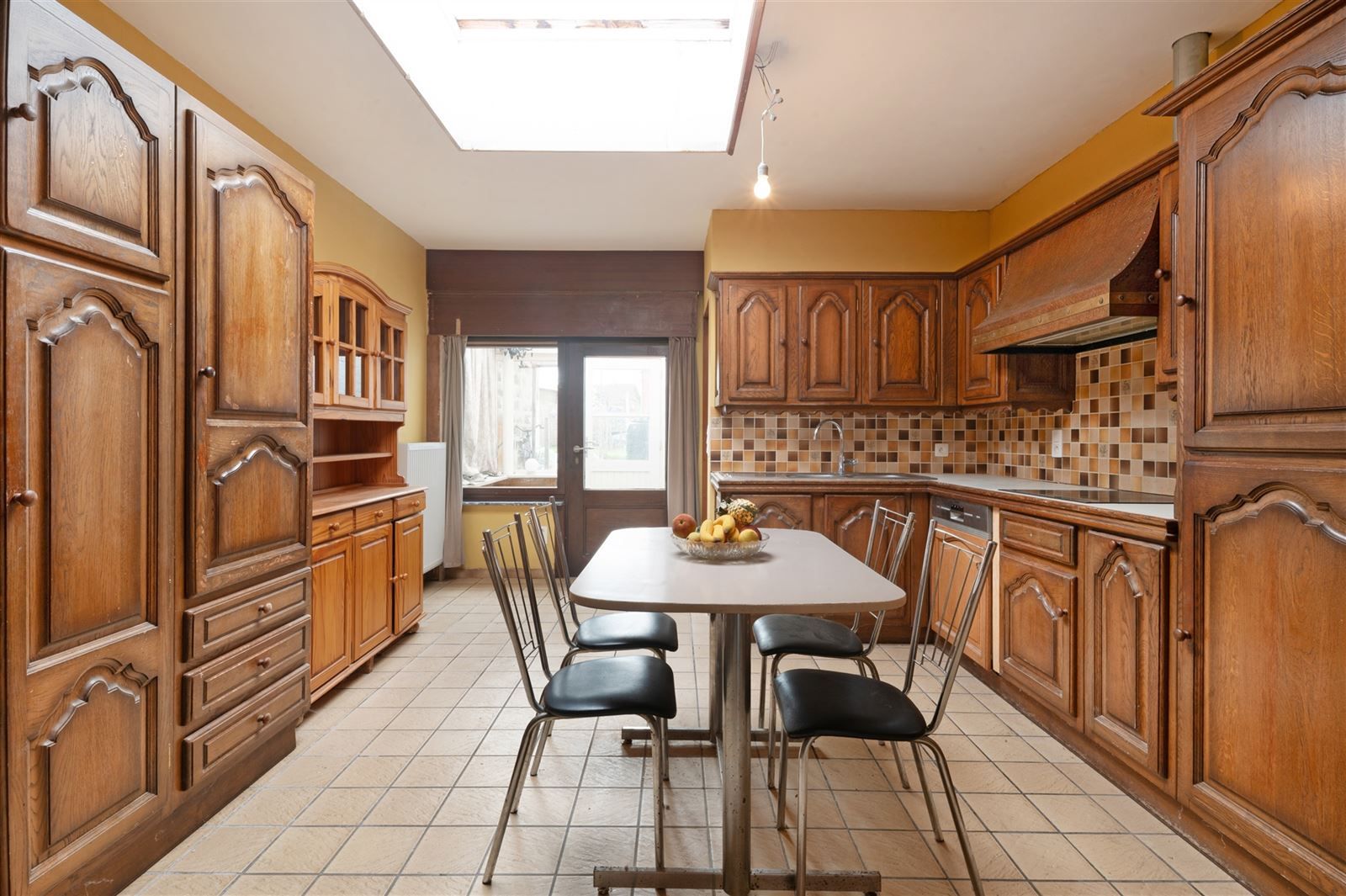 Charmante gezinswoning op toplocatie te Wetteren! foto 3