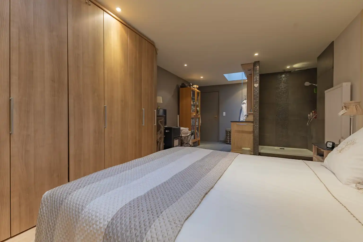 Karaktervolle woning met 4 slpks, garage, bijgebouw en tuin foto 30