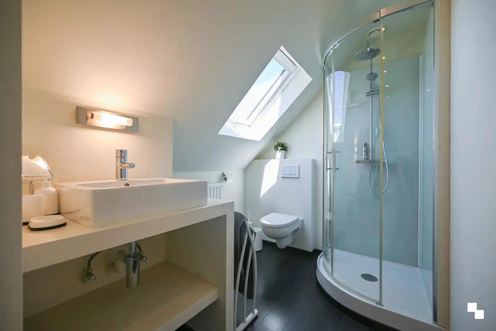 Zeer verzorgde eengezinswoning met drie slaapkamers en garage foto 36