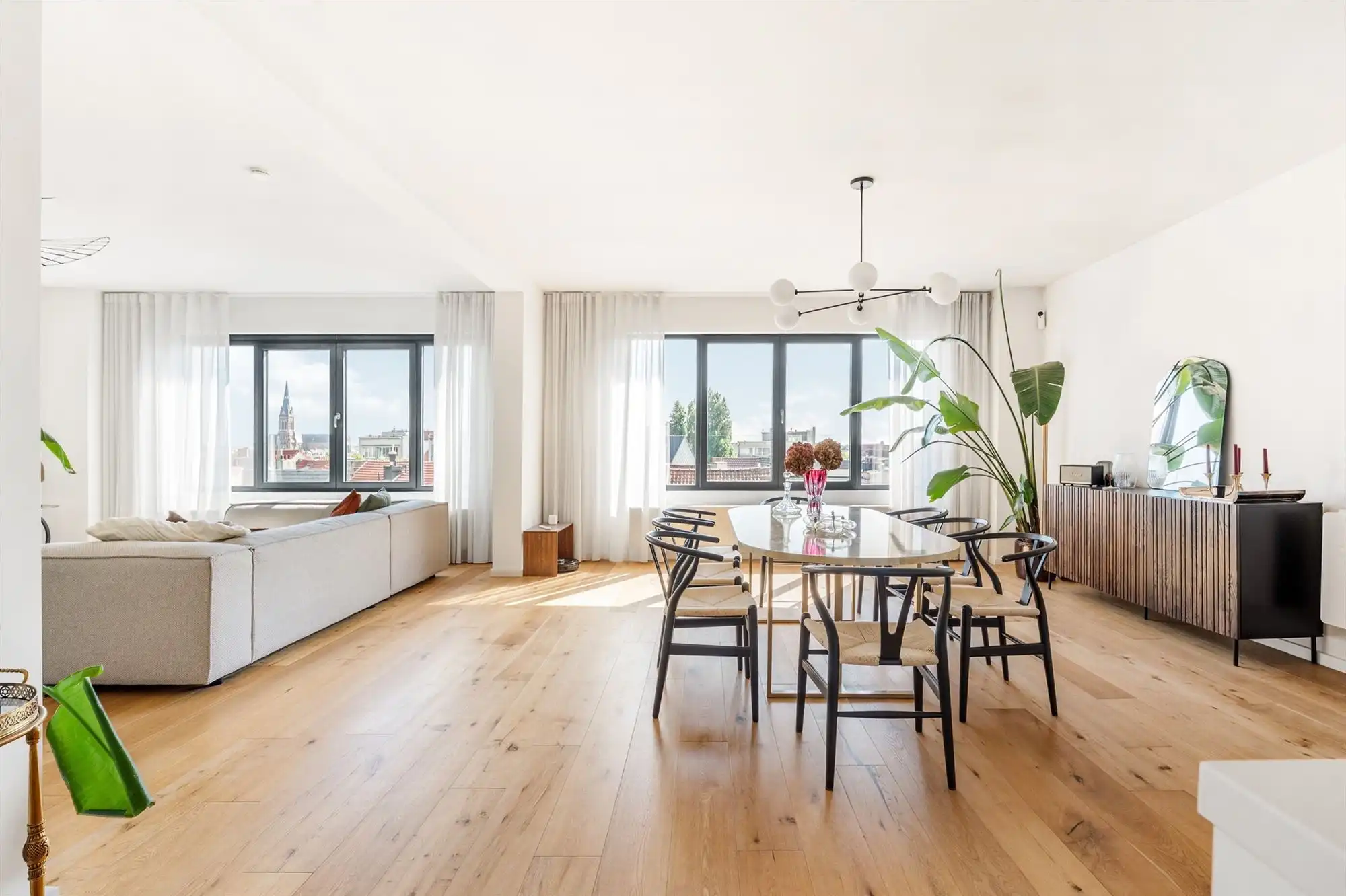 Ruim gemeubeld dakappartement met 3 slk's en terras foto 4