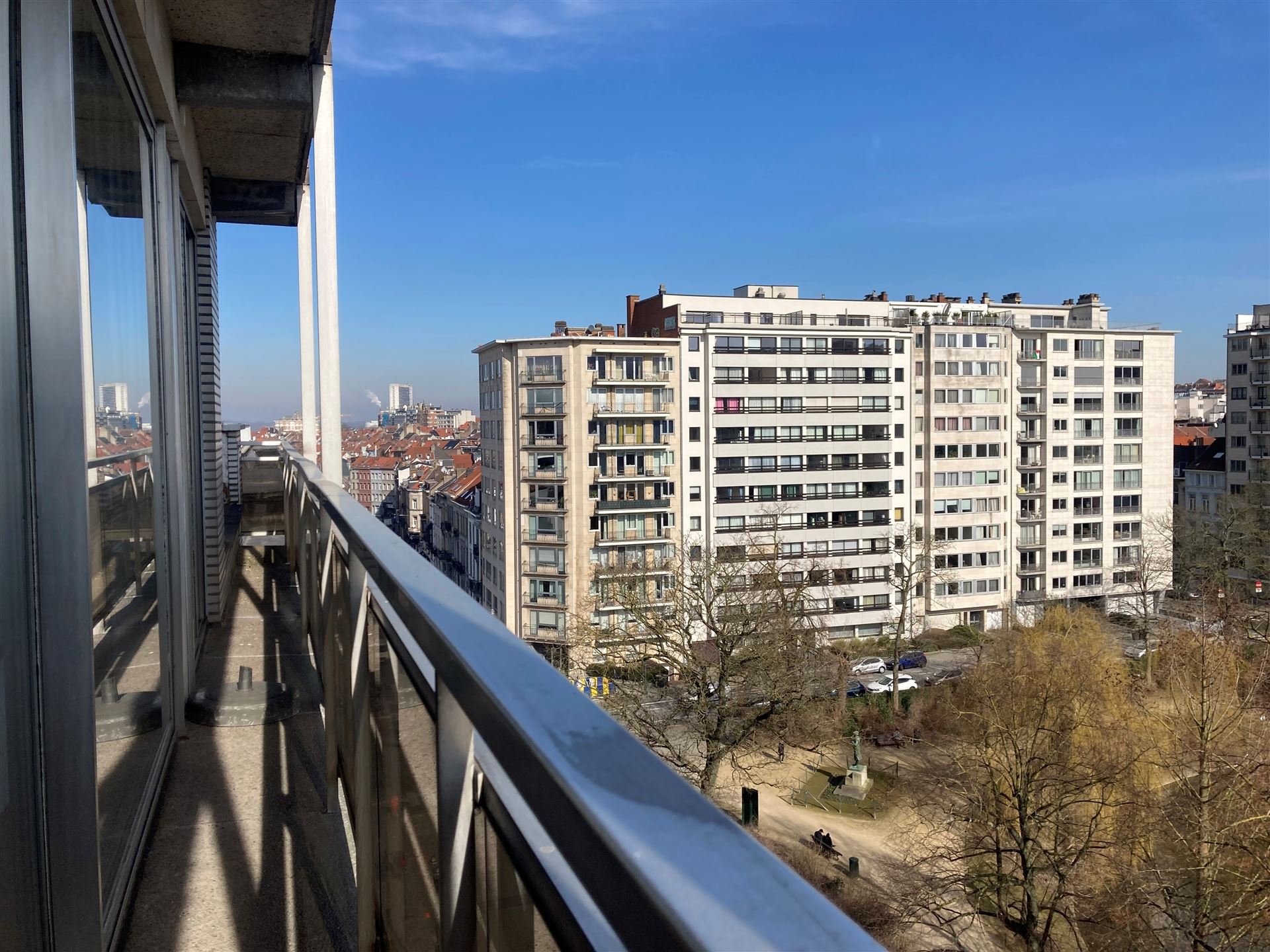 Mooi gemeubeld appartement op de 8de verdieping met een prachtig zicht op de Square foto 33