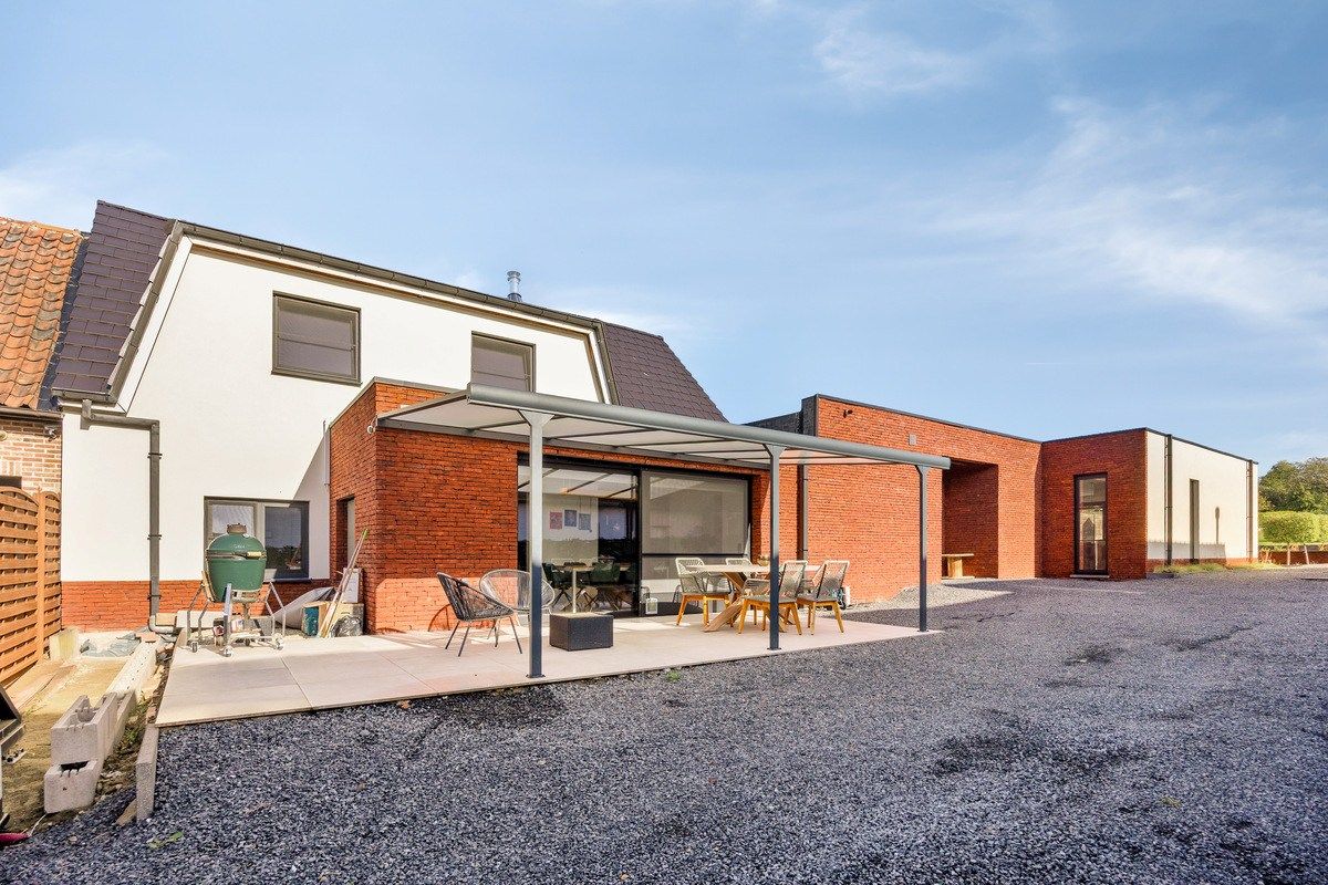 Rustig gelegen, energiezuinige woning foto {{pictureIndex}}