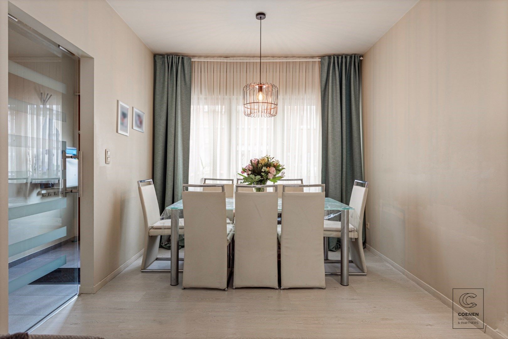 Ruime woning met 5 slpk's en een bew opp van 155 m² op zeer centrale ligging te Merksem foto 3