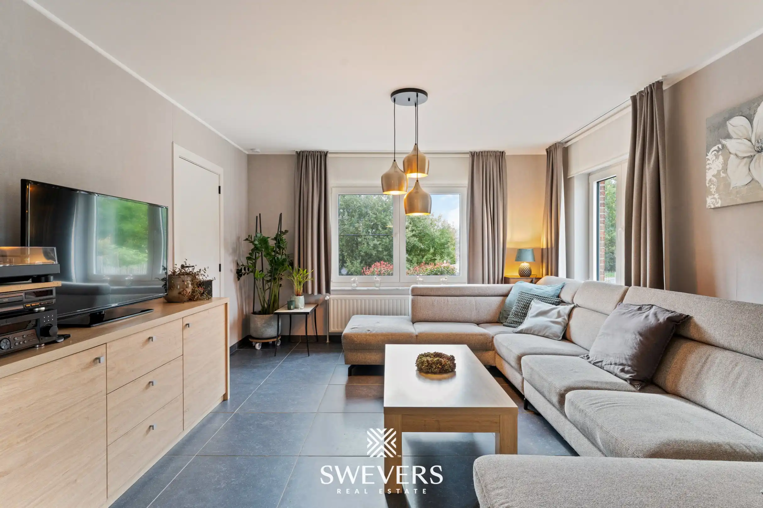 Ruime instapklare woning (248 m²) met hoogwaardige afwerking en zonnige tuin foto 2