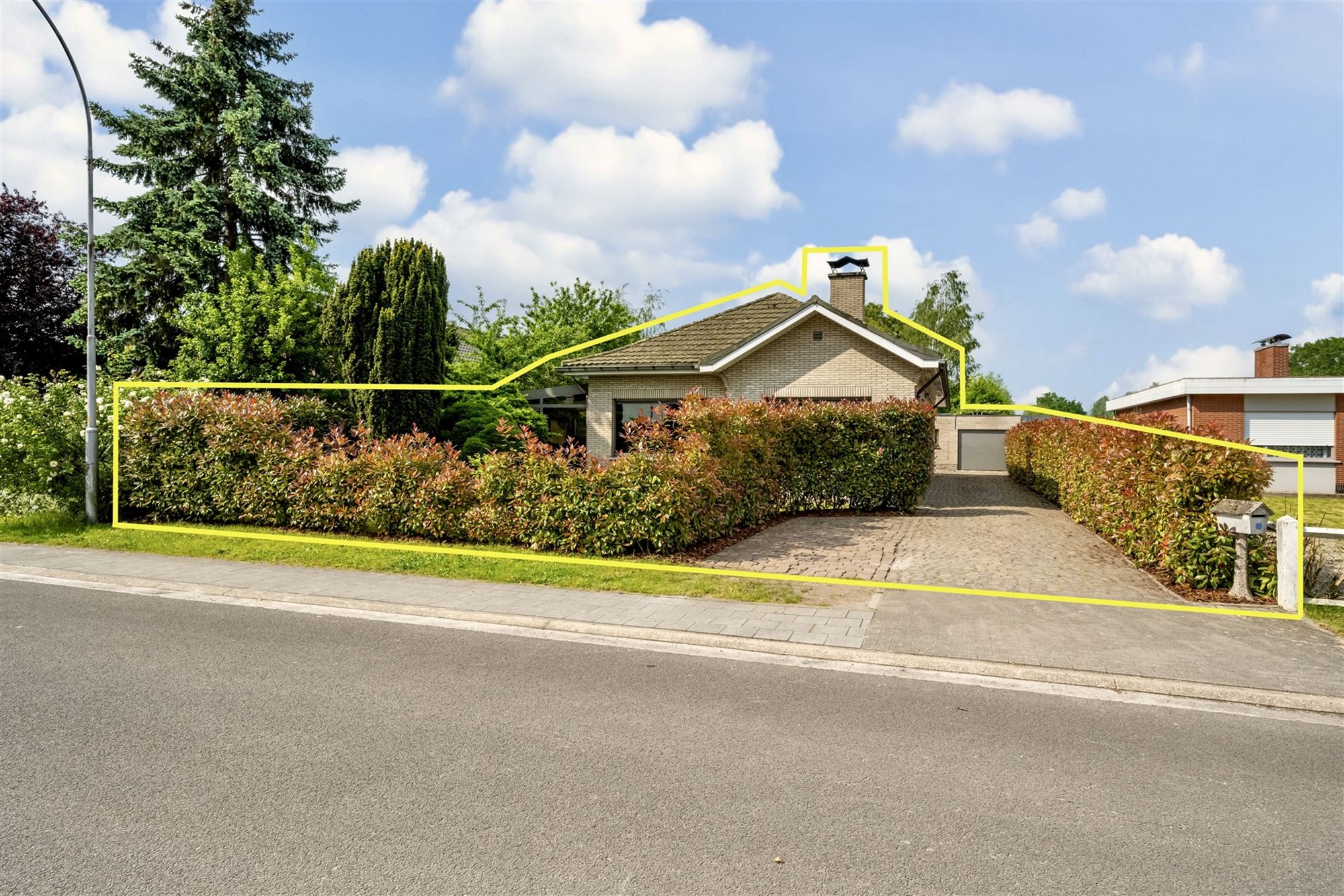 Mooie bungalow met 3 slpks, tuin en garage foto 1