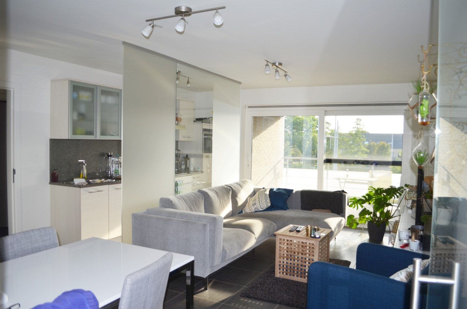 Appartement met twee slaapkamers, autostaanplaats en kelderberging in het centrum. foto 3