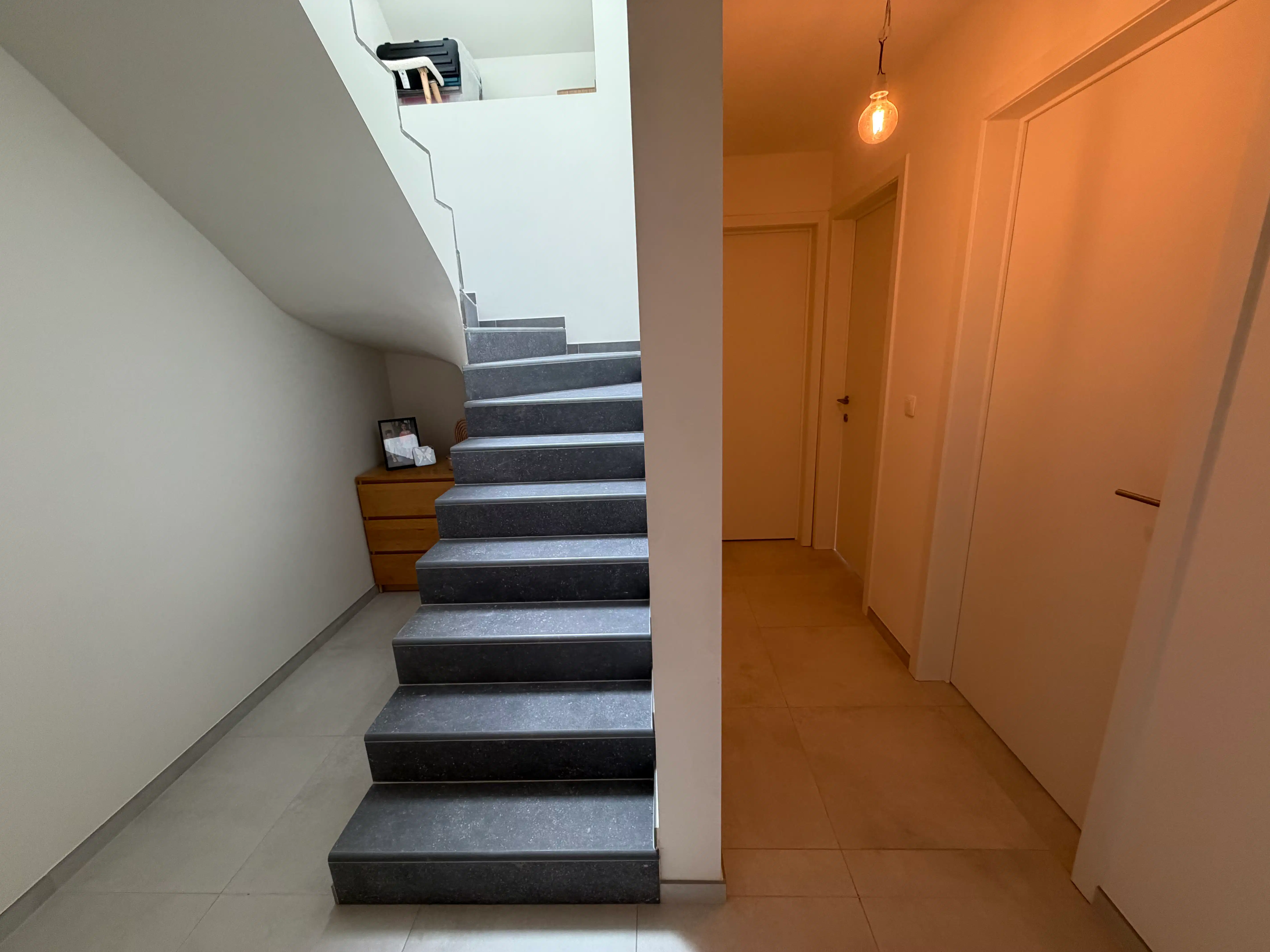 Genk, Weg Naar As 220 bus 12:  Nieuwbouw duplexappartement met 2 slaapkamers, terras, fietsenstalling en een autostaanplaats. foto 10