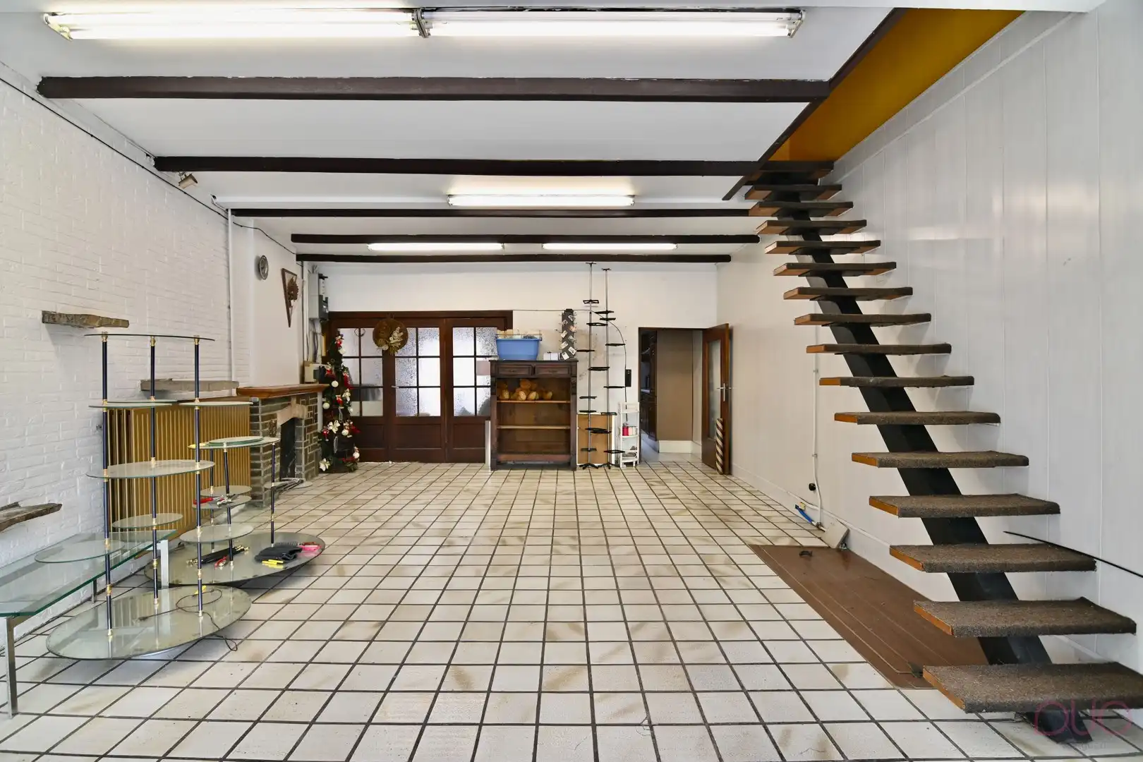 Polyvalent handelshuis met woonst vlakbij het Sint-Trudo Ziekenhuis foto 3