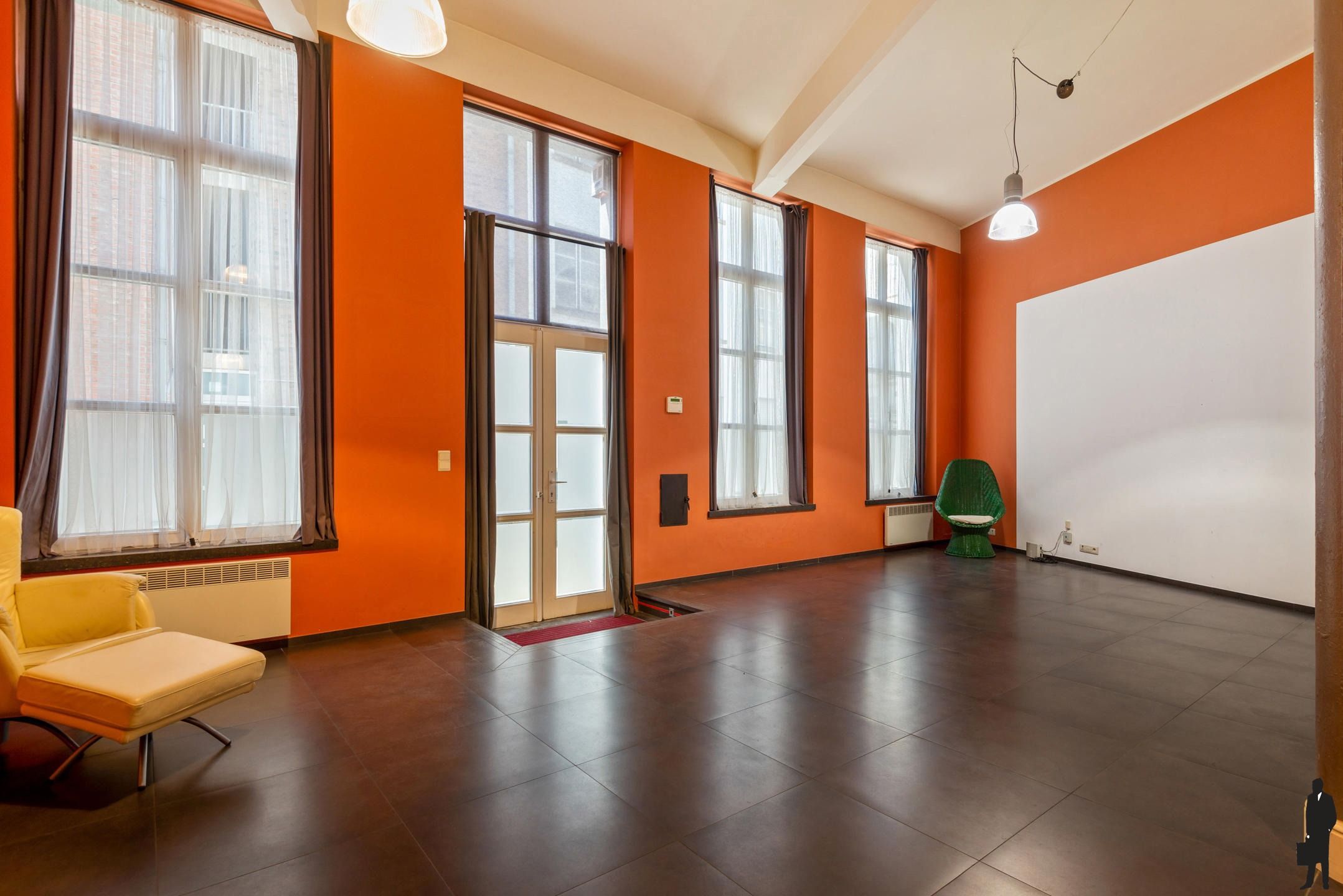 Gelijkvloerse polyvalente ruimte (winkel/kantoor) ca. 75m² foto 2