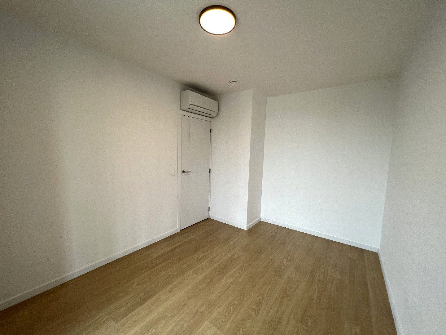 NIEUWBOUW APPARTEMENT MET 2 SLAAPKAMERS, TERRAS EN CARPORT IN IEPER foto 13