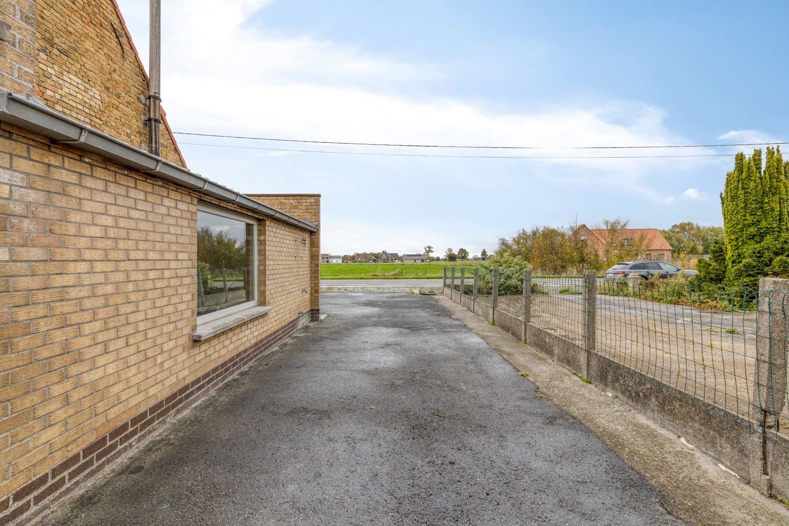 Te renoveren halfopen bebouwing met ruime garage en tuin op 691 m² foto 16