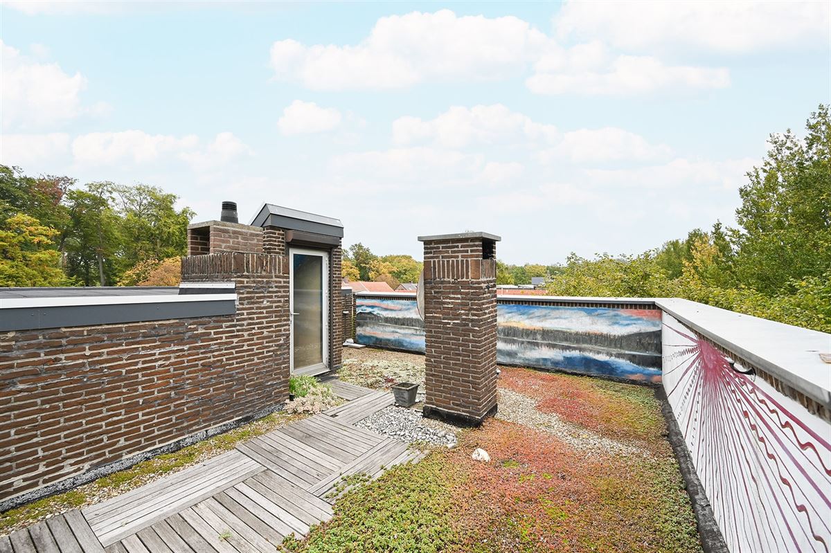 Ruime splitlevel woning met veel potentieel foto 24
