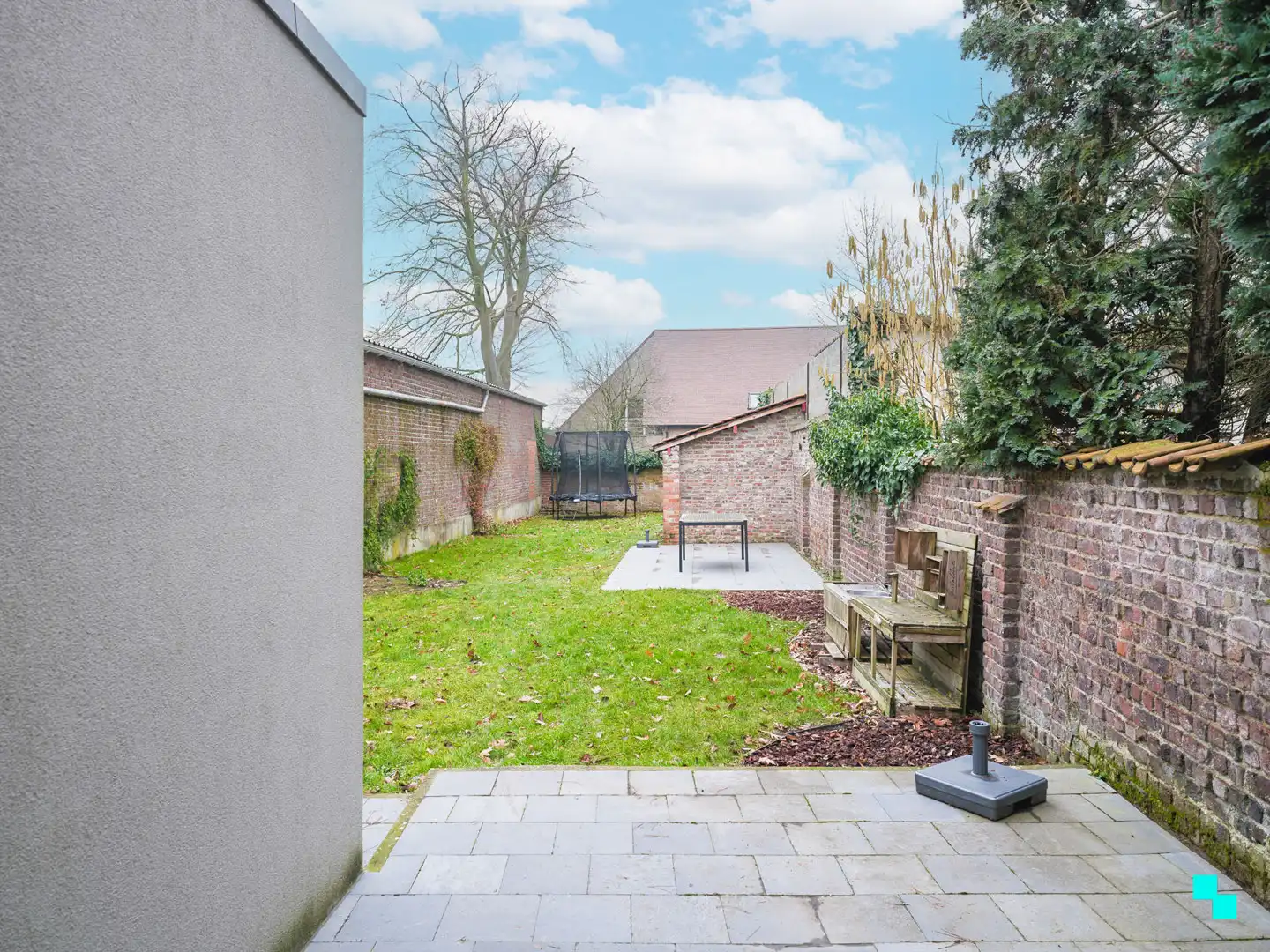 Instapklare rijwoning te Bottelare dorp met garage en tuin foto 31