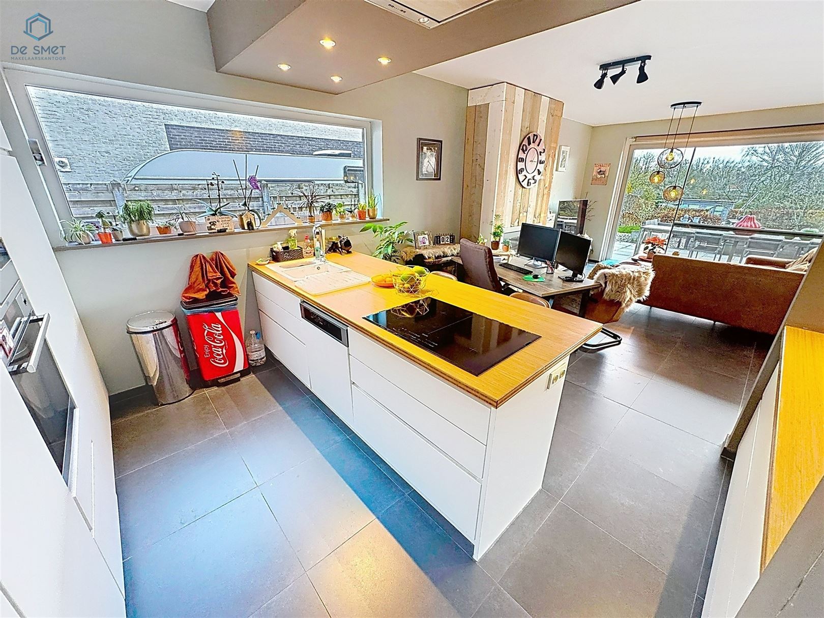 Instapklare moderne villa met 4 slaapkamers, zwembad en ruime tuin foto 5