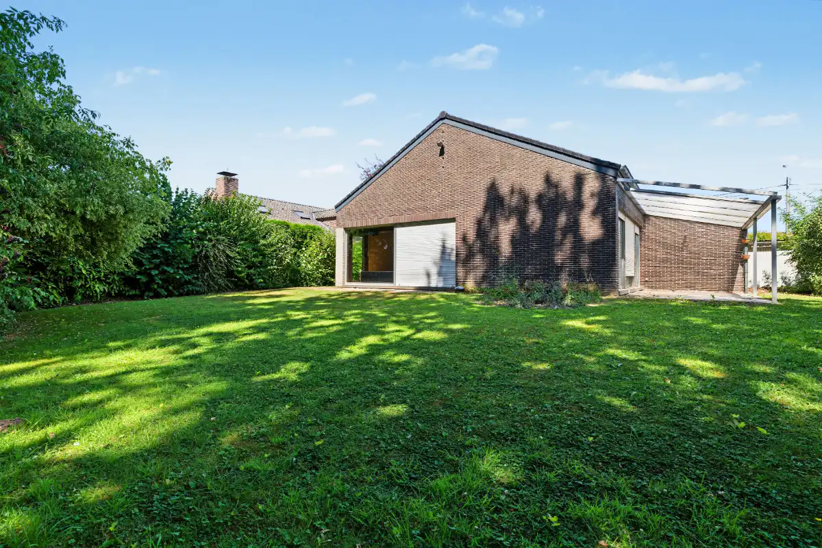 Vrijstaande woning op een perceel van 989 m². foto 23