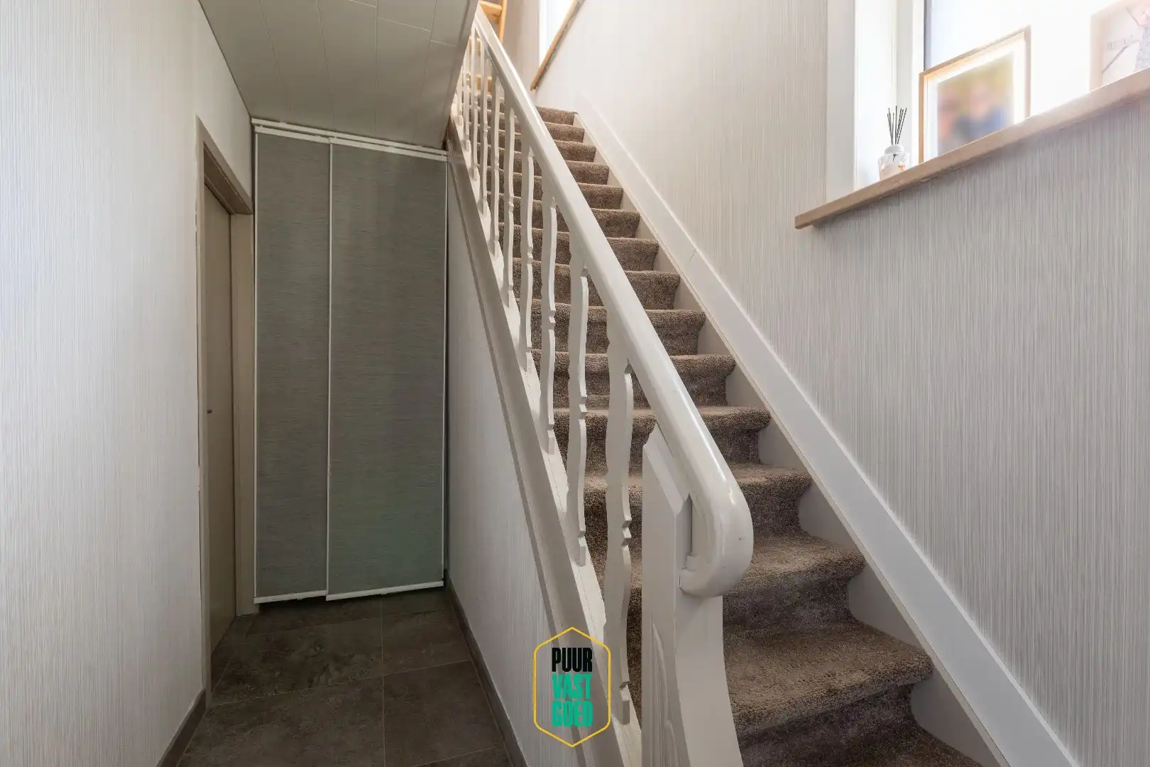 Verzorgde comfortabele halfopen wonig op 476 m² grond, met aangename tuin foto 3