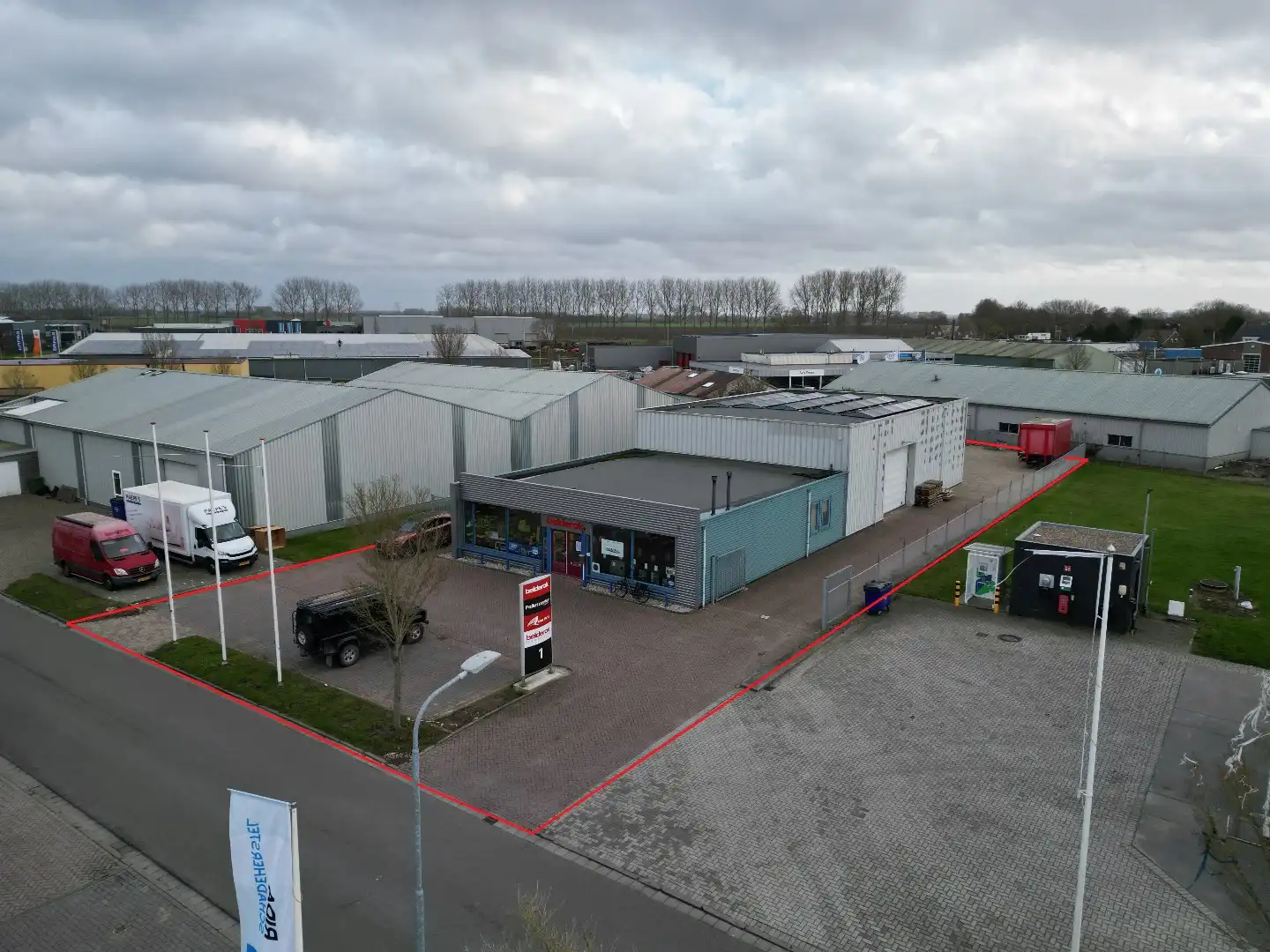 Veelzijdige bedrijfsloods op uitstekend bereikbaar bedrijventerrein – Neringweg 1, Oostburg foto 2