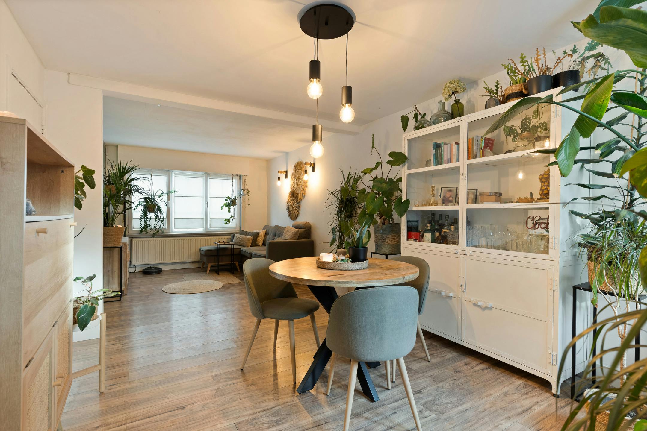 Huis met 2 slaapkamers te koop in centrum Stabroek! foto 5