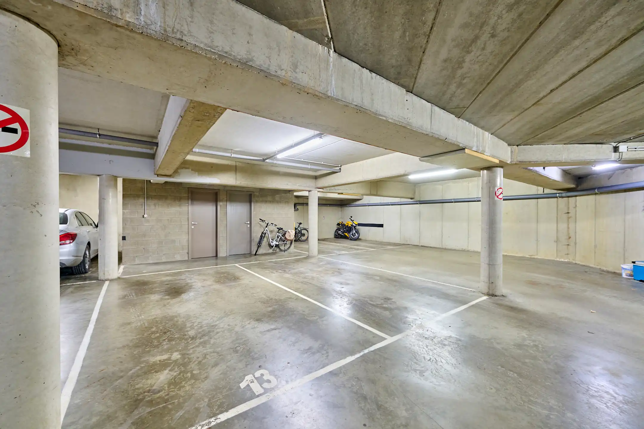 RUIM INSTAPKLAAR APPARTEMENT MET 2 SLAAPKAMERS NABIJ CENTRUM foto 10