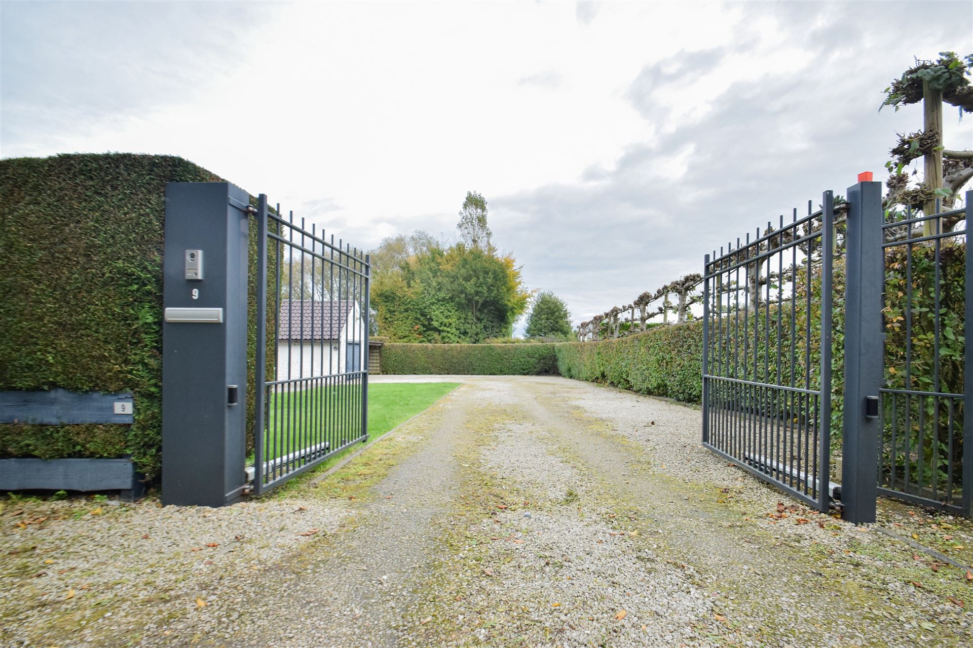 Villa op een afgesloten domein in een doodlopende straat. foto 25