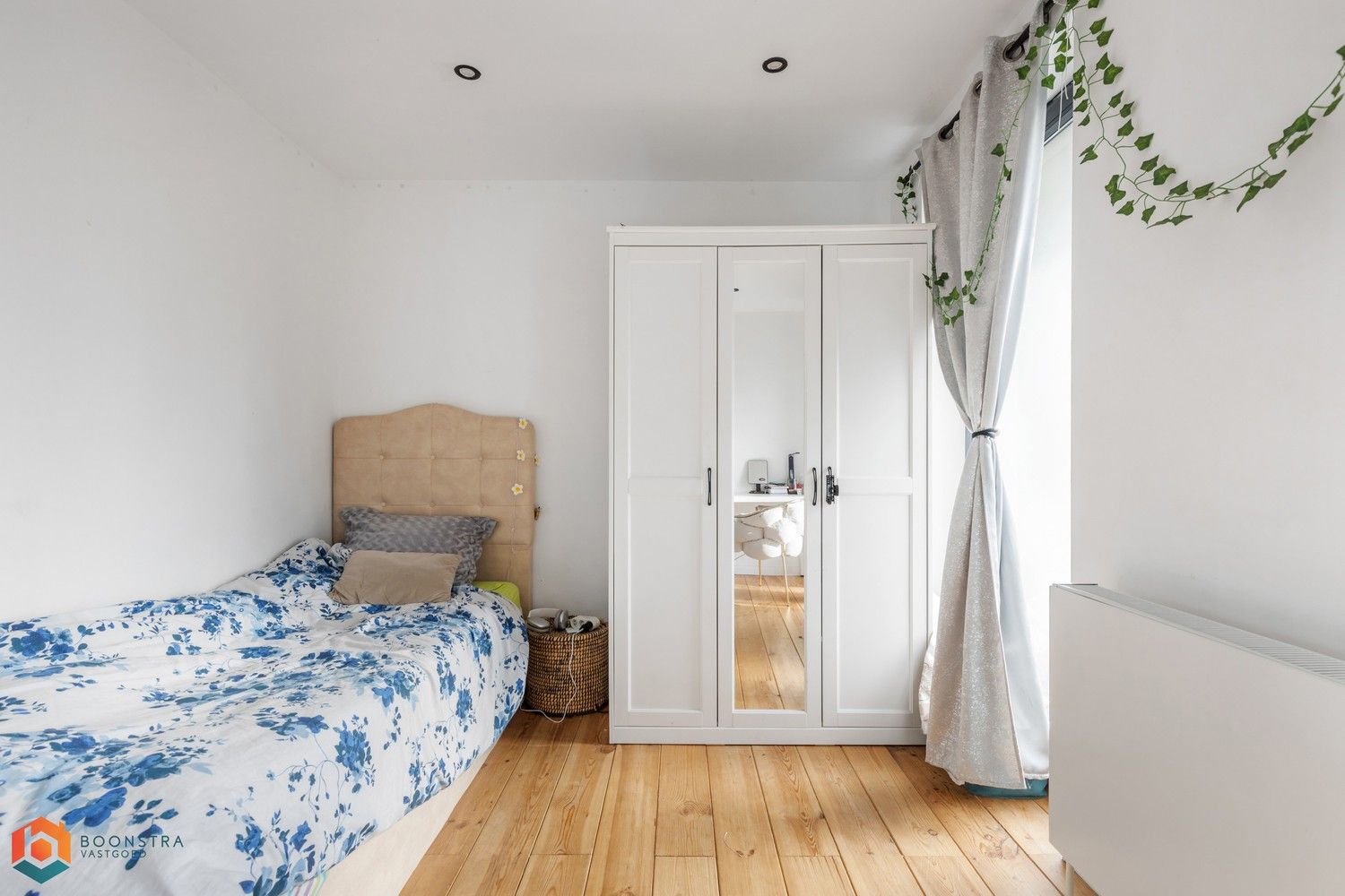 Woning met 4 slpkrs en garage op perceel van 1401 m² foto 18