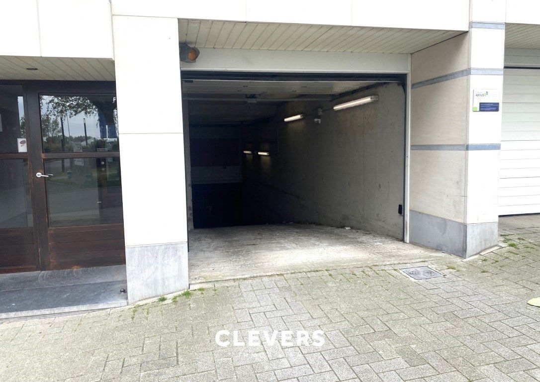 Jachthaven Zeebrugge:  parking (P47) + private kelderberging foto 2