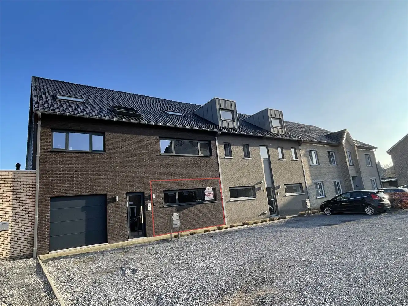 Ruim gelijkvloers appartement met 2 slaapkamers en privatieve tuin in het hart van Wiemesmeer foto {{pictureIndex}}