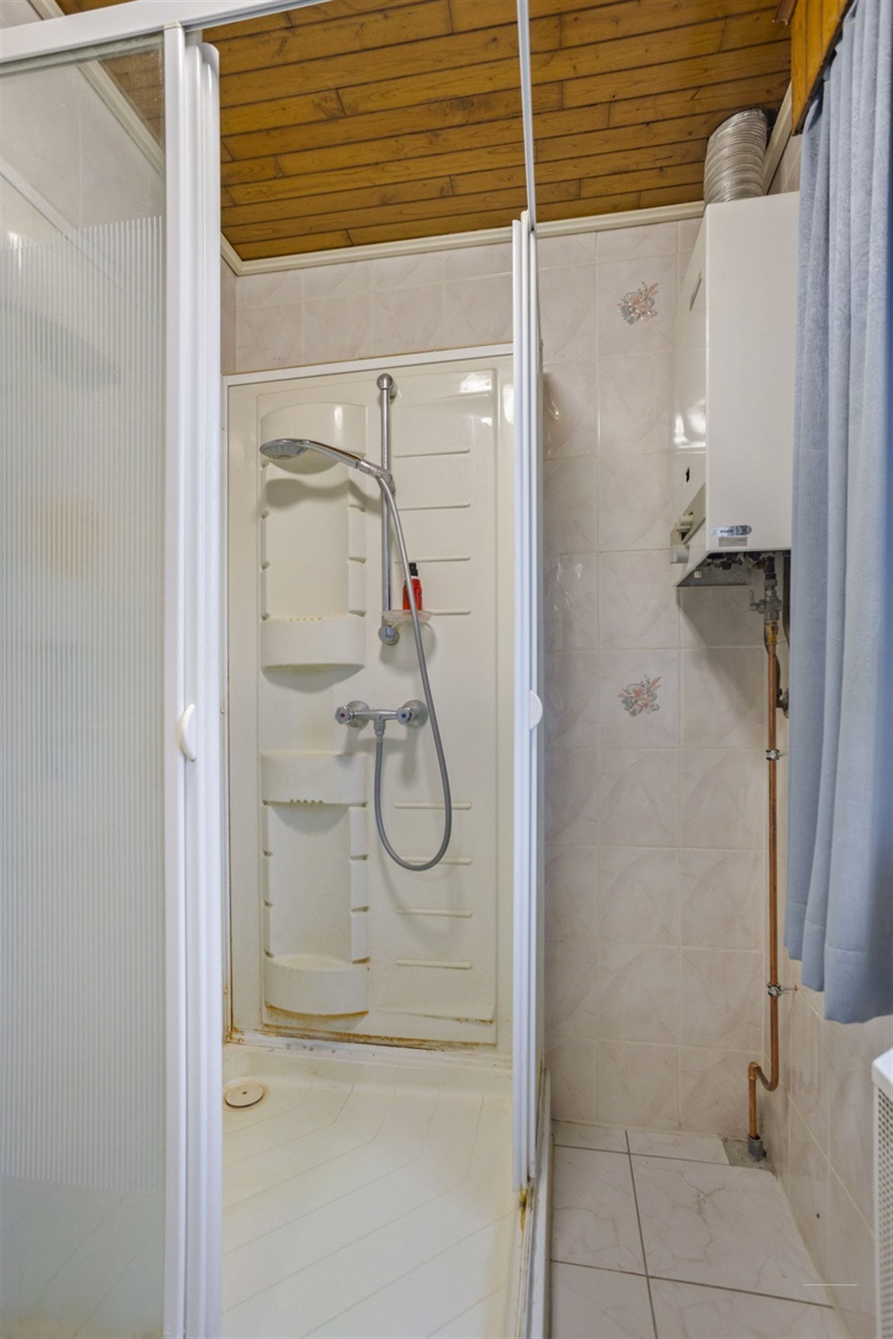 Halfopen bebouwing met 3 slaapkamers - op te frissen foto 12