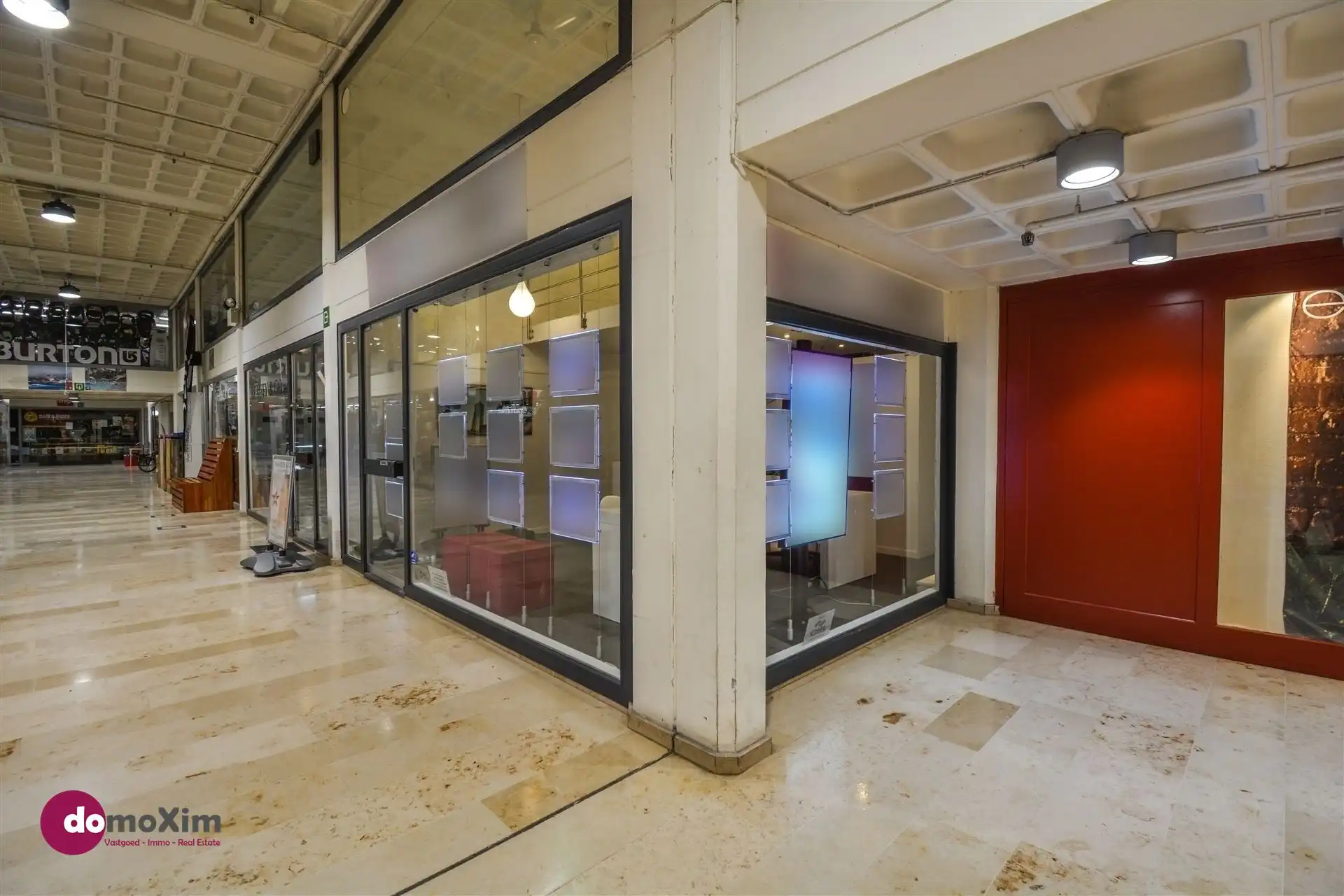 Centraal gelegen kantoor- of winkelruimte op de Bruul in Mechelen (optioneel met 1 parkeerplaats) foto 9