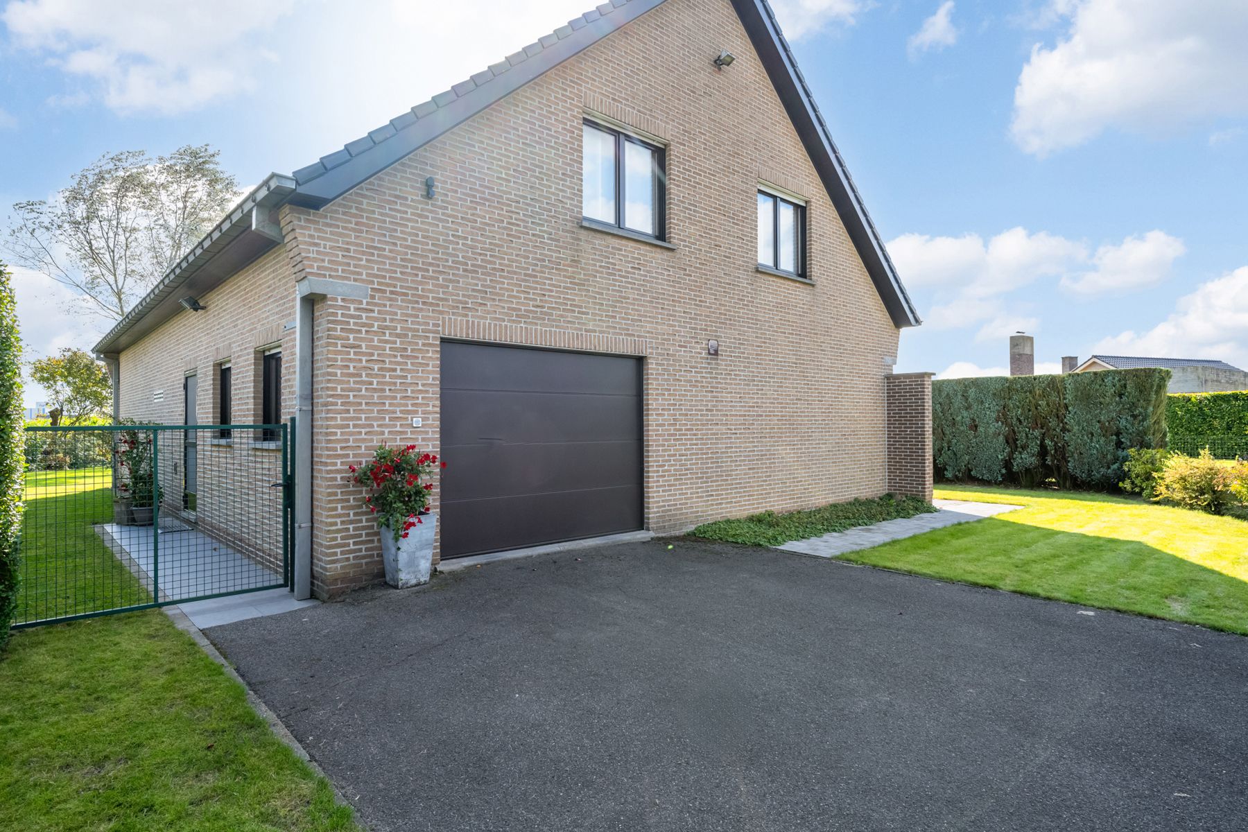 Ruime woning met OPTIE aankoop bouwgrond ernaast foto 20