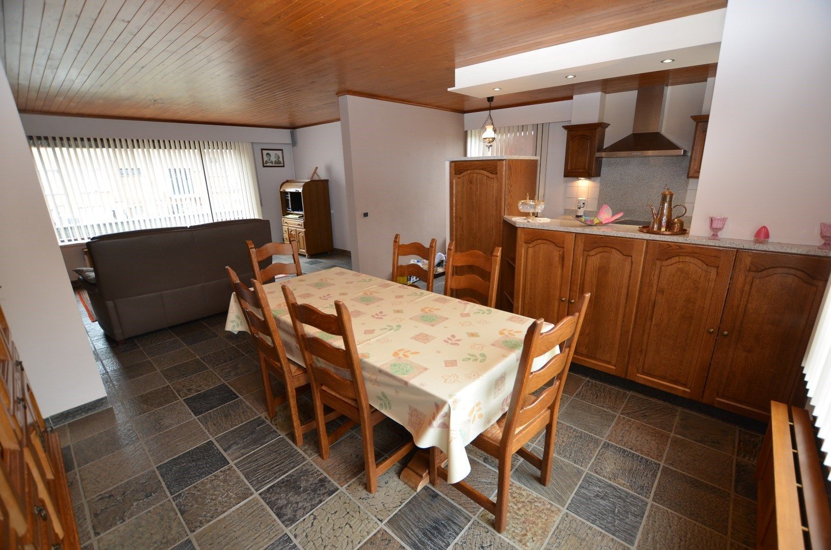 Zeer ruim multifunctioneel woonhuis met handelsgelijkvloers foto 8