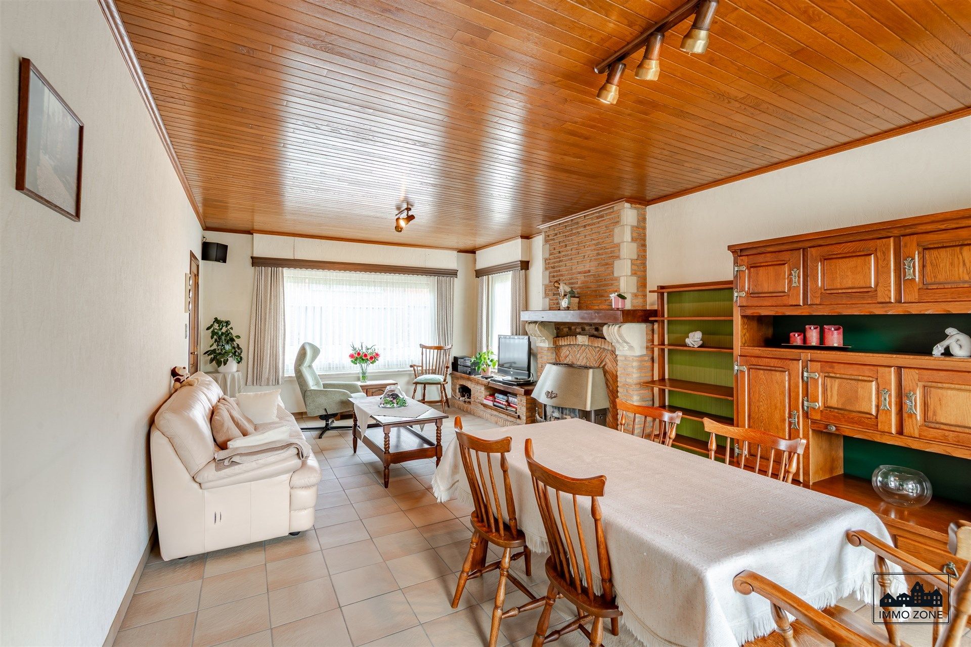 Ruime woning met 4 slaapkamers in De Klinge  foto 3