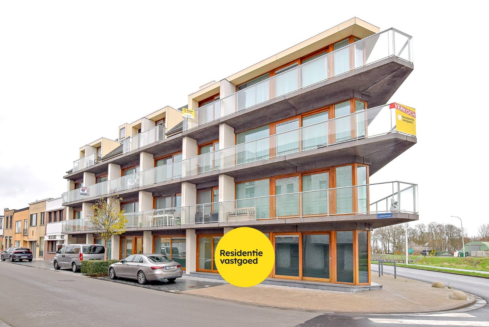 Instapklaar duplex appartement met uitzicht op het water te Nieuwpoort.  foto {{pictureIndex}}