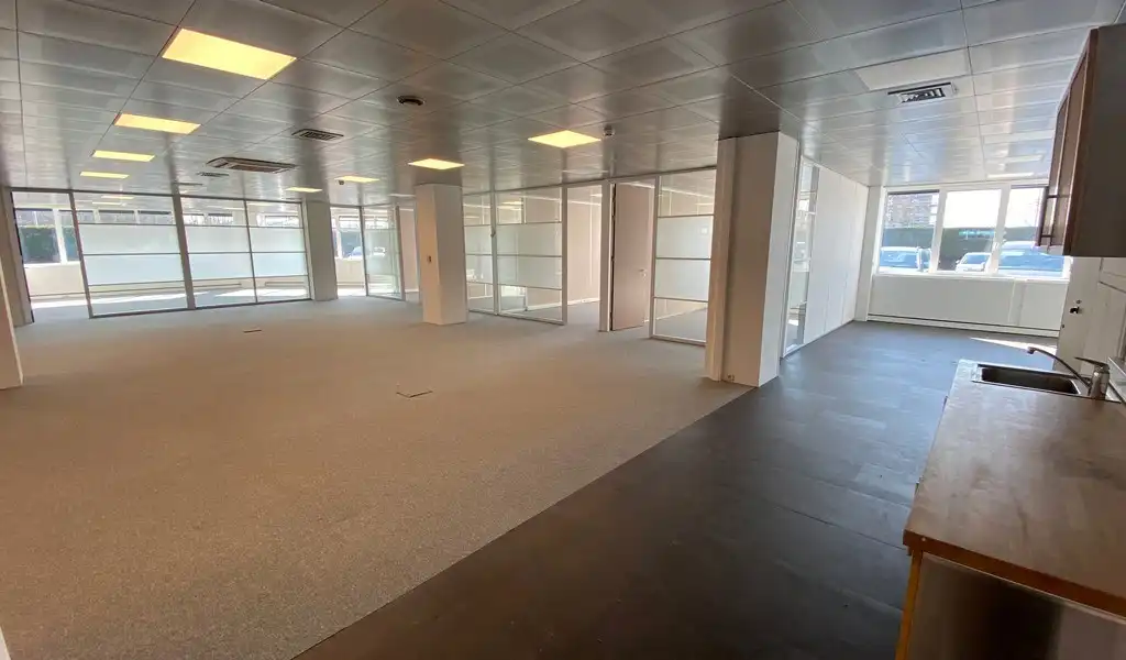 Kantoren te huur in Sluispark aan R4 in Merelbeke foto 4