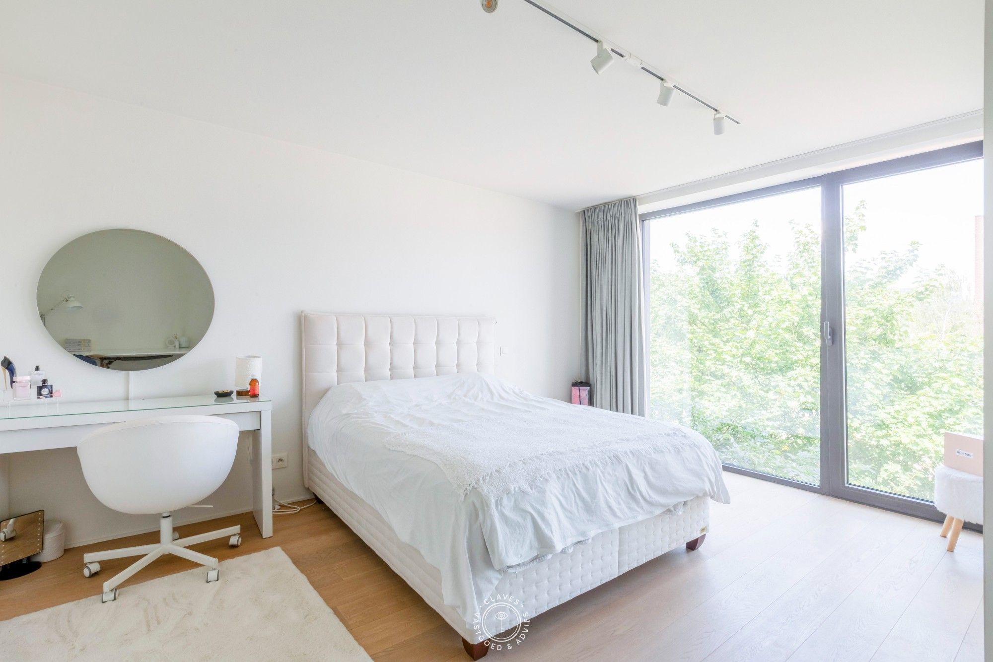 Stijlvol en lichtrijk appartement op toplocatie foto 17