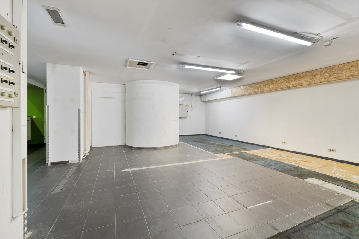 Commerciële ruimte van 428m2 in hartje Hasselt foto 14
