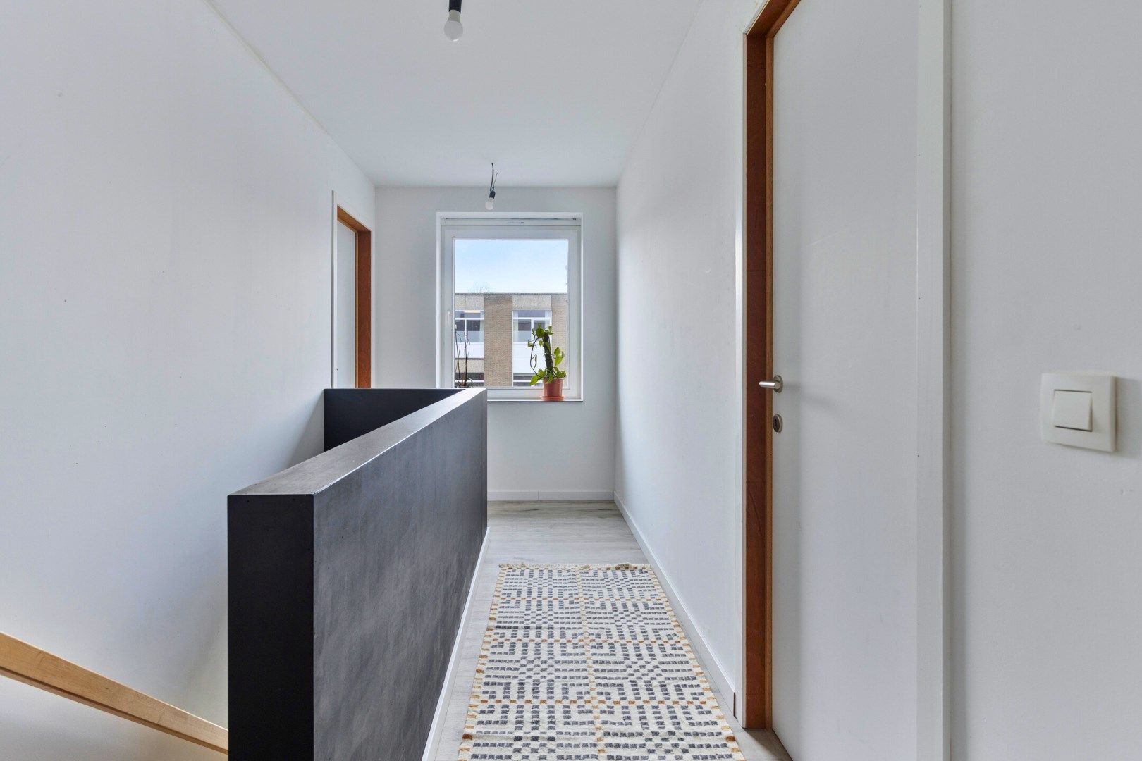 Ruime nieuwbouw met home-office, 3 slaapkamers, tuin met uitweg & garage. foto 15
