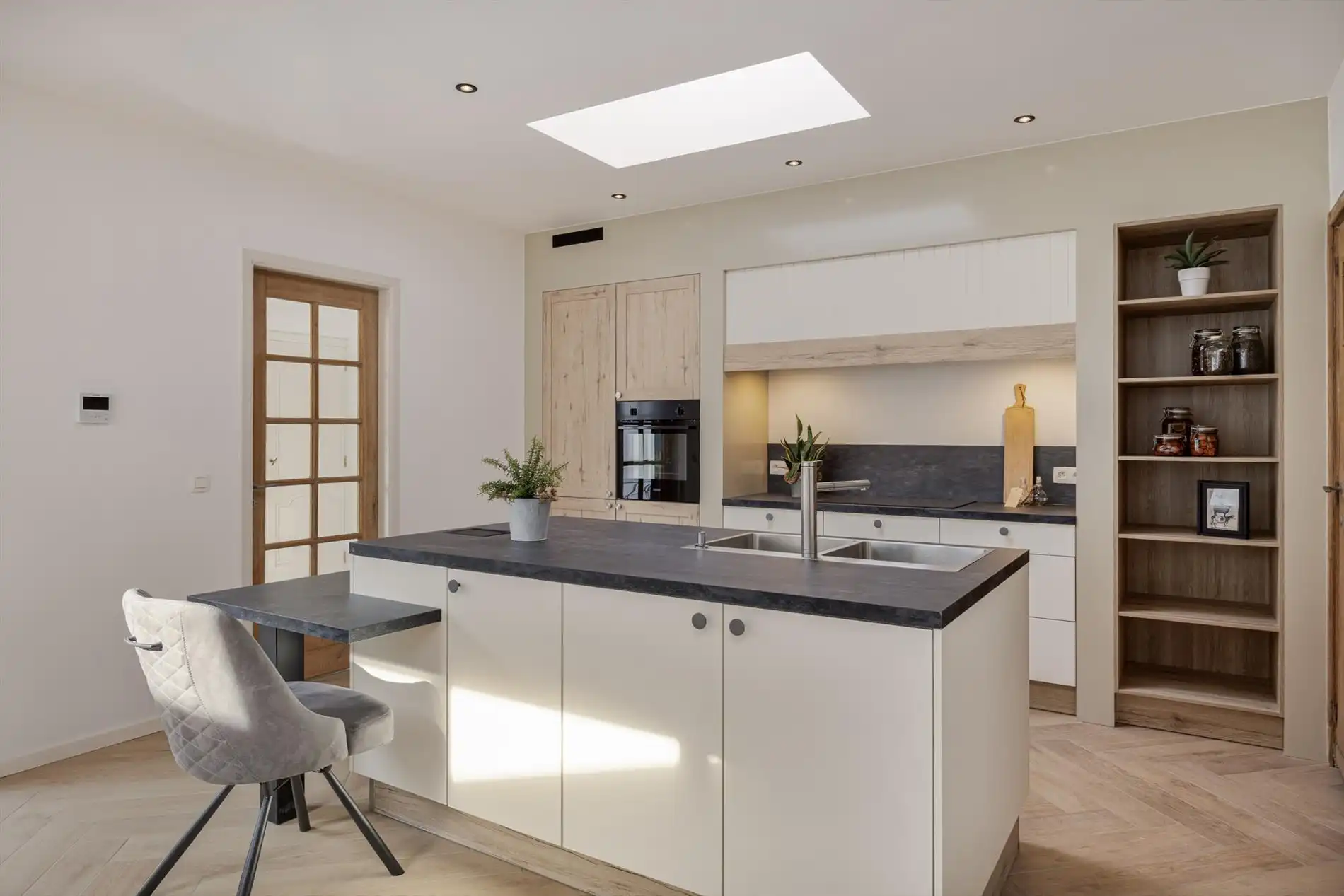 Gerenoveerde woning met 4/5 slaapkamers en ruim bijgebouw in het centrum van Olmen ! foto 10