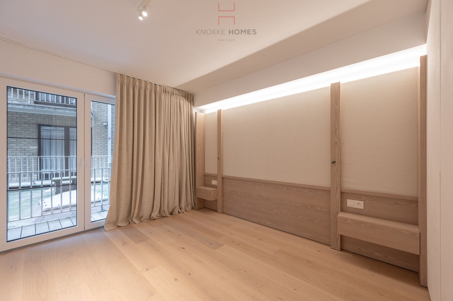 Luxueus gerenoveerd appartement op de zeedijk aan de zeilclub Anemos in Duinbergen foto 11