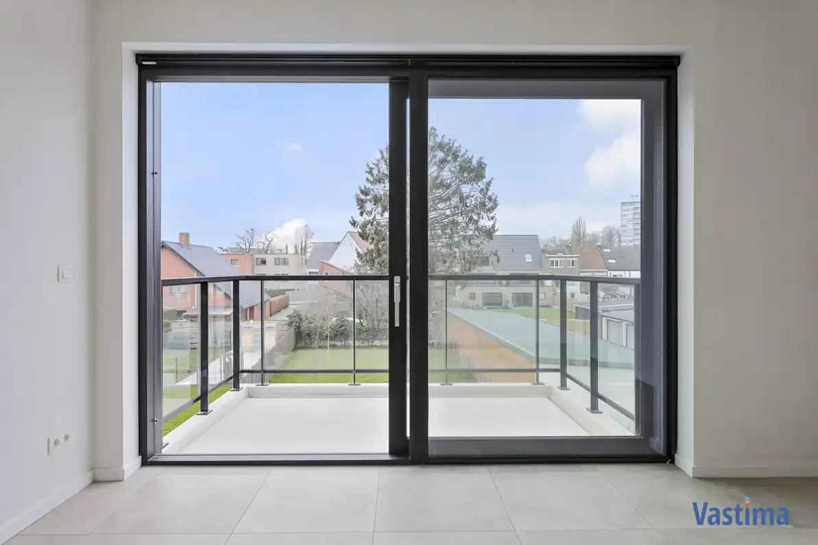 Recent appartement met 2 slaapkamers, terras, lift en garage foto 7