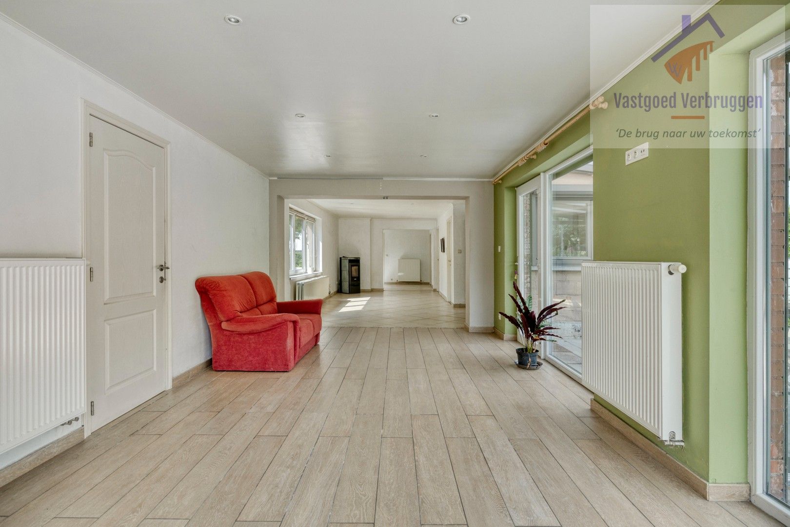 Ruime bungalow met 3 slaapkamers op bijna 20 are grond foto 5