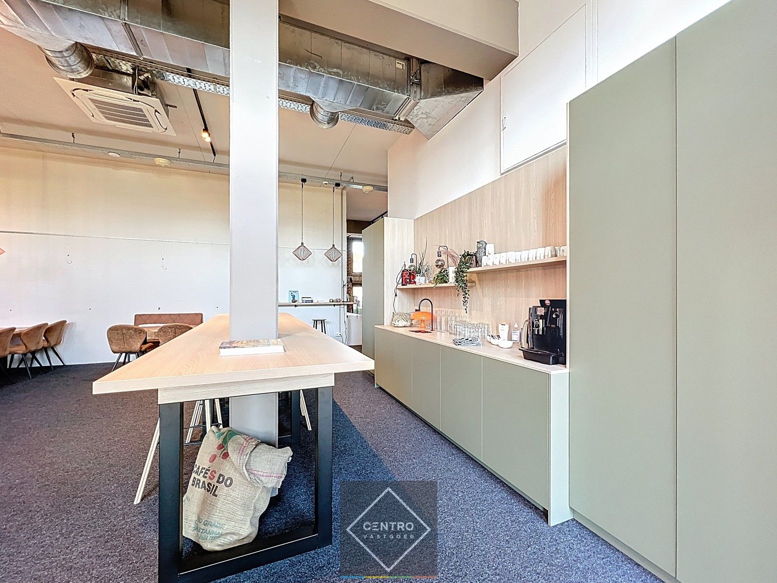 Instapklare KANTOORRUIMTE (357,50 m²) - ALL-IN formule (huur, verbruik, randaccomodatie,...) te Kortrijk ! foto 17