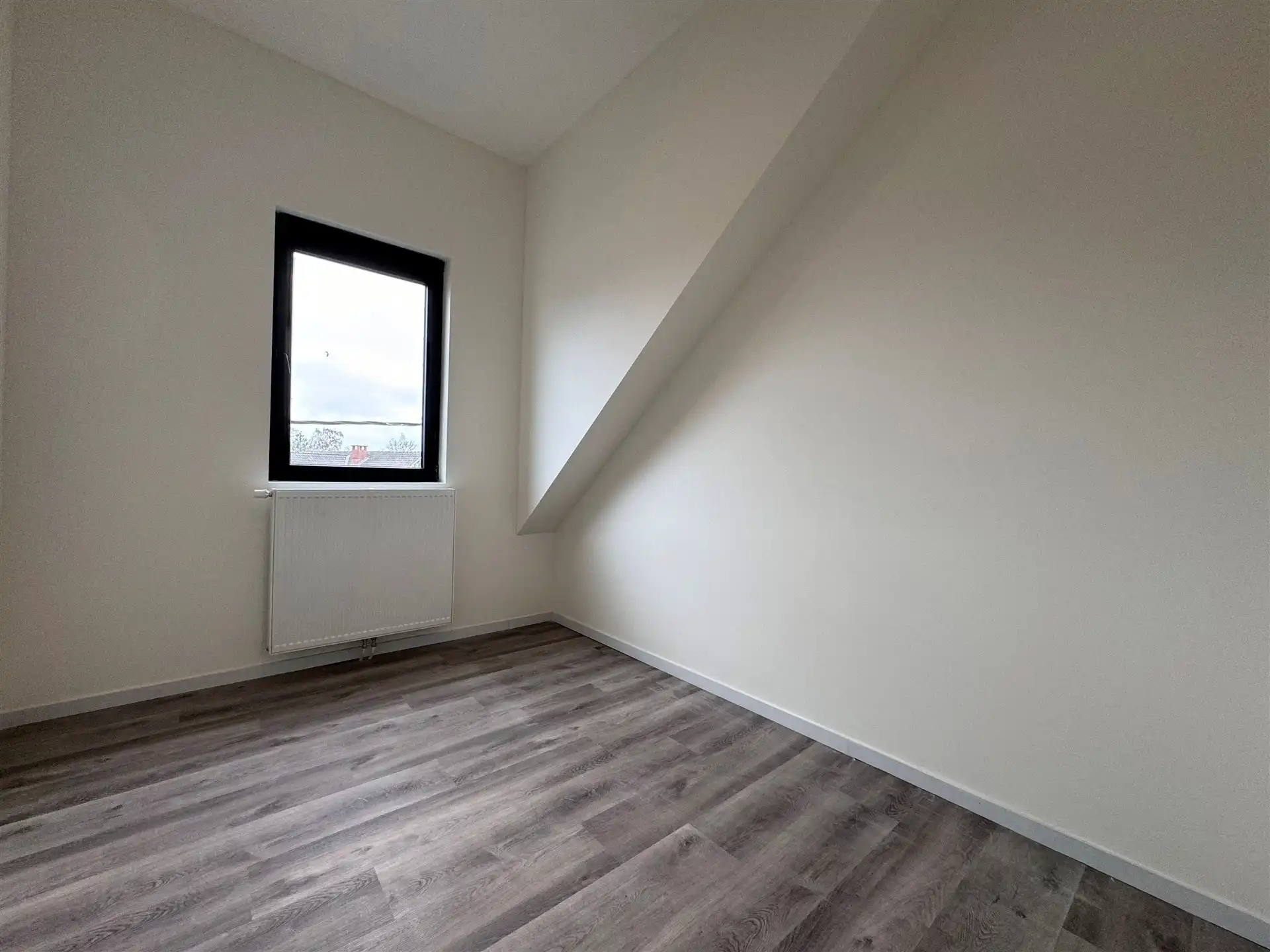 Energiezuinig gerenoveerd appartement met 2 slaapkamers. foto 15