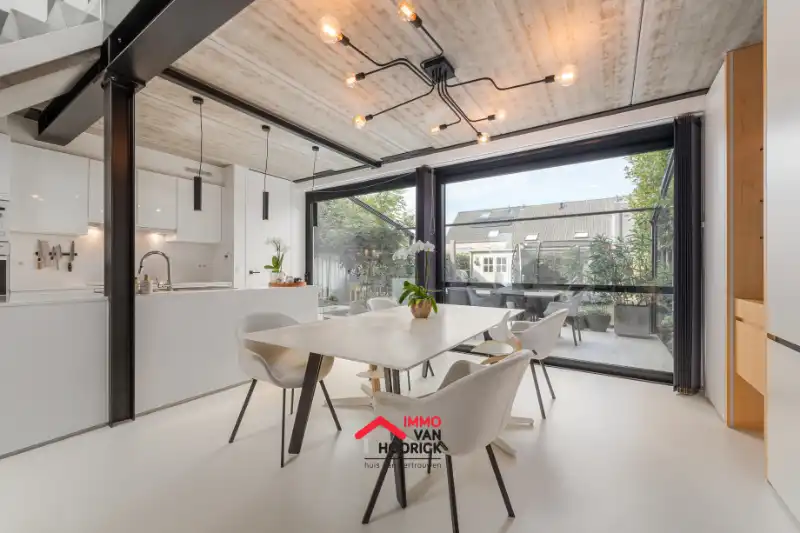 Prachtige ruime instapklare woning ! foto 4