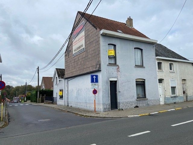 Hoofdfoto van de publicatie: Uitstekend gelegen hoekwoning in Maleizen