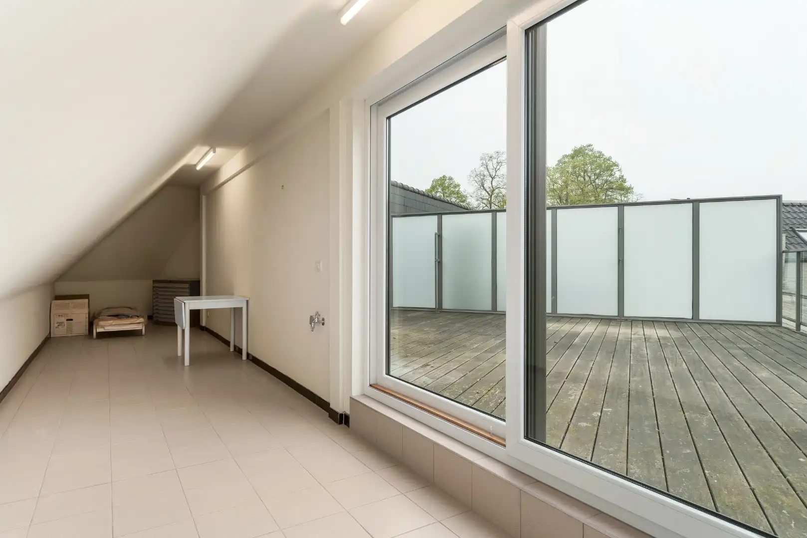 Recent duplex-appartement te huur in Gent (Mariakerke) – ruim, lichtrijk en kwalitatief afgewerkt foto 13