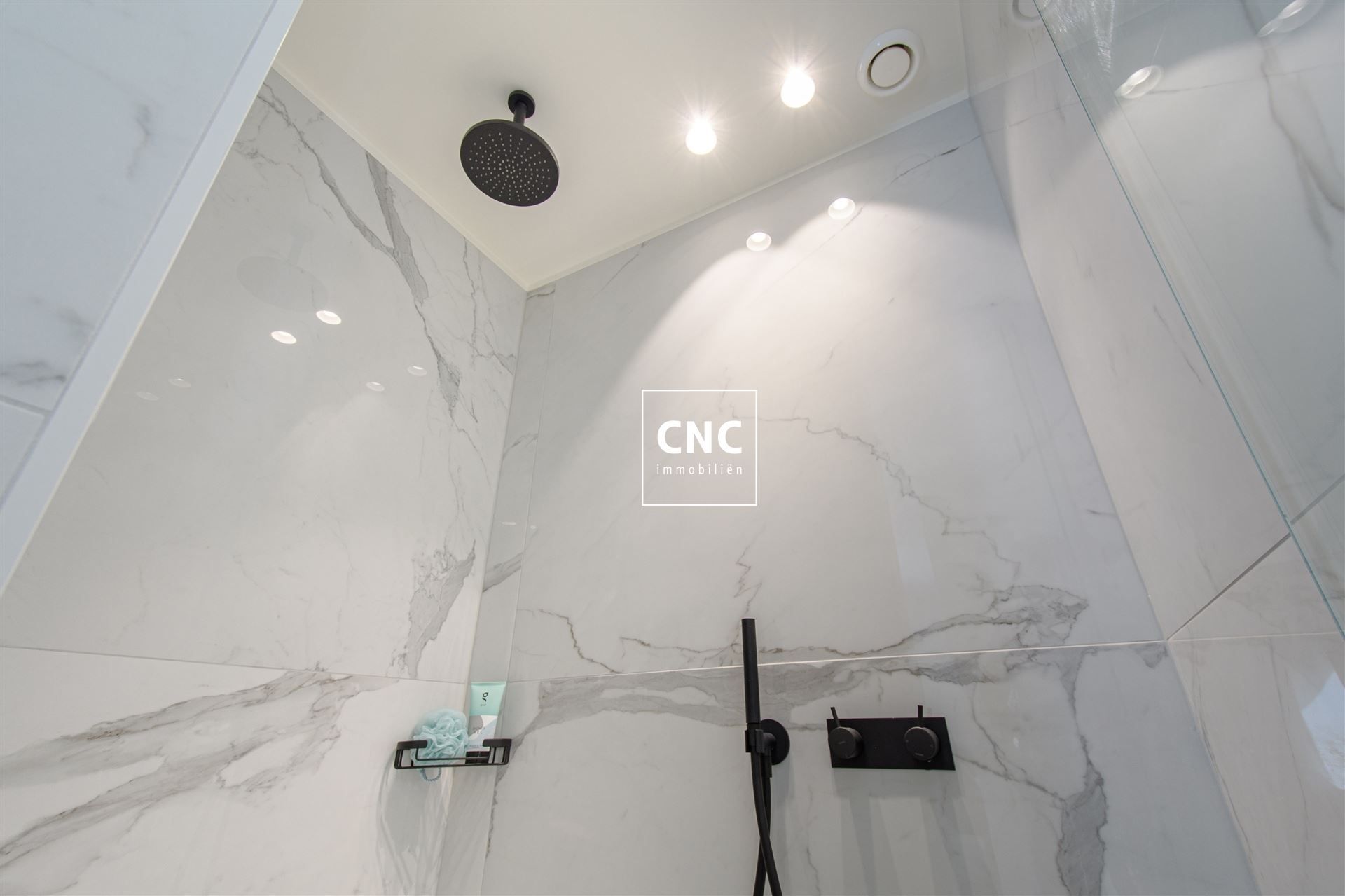 Prachtig lichtrijk hoek appartement met magnifiek open zicht foto 18