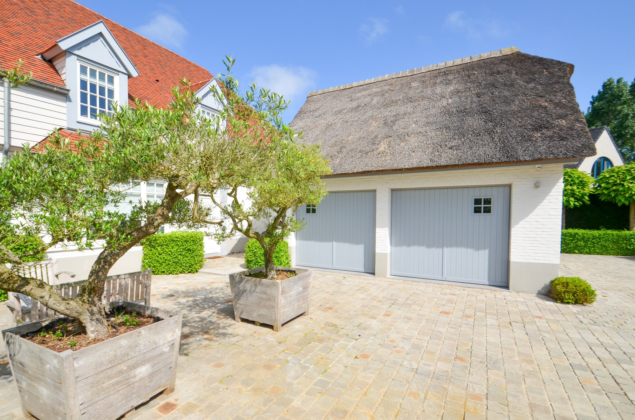 Charmante villa gelegen in een rustige residentiele wijk. foto 2