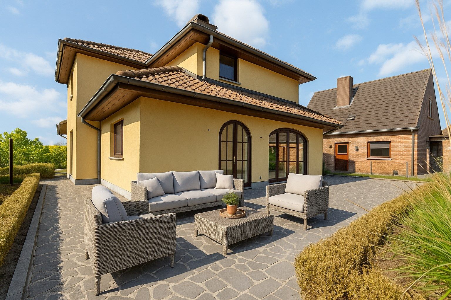 RUSTIG GELEGEN ALLEENSTAANDE VILLA MET 4 SLPKS OP 922 m² foto 3